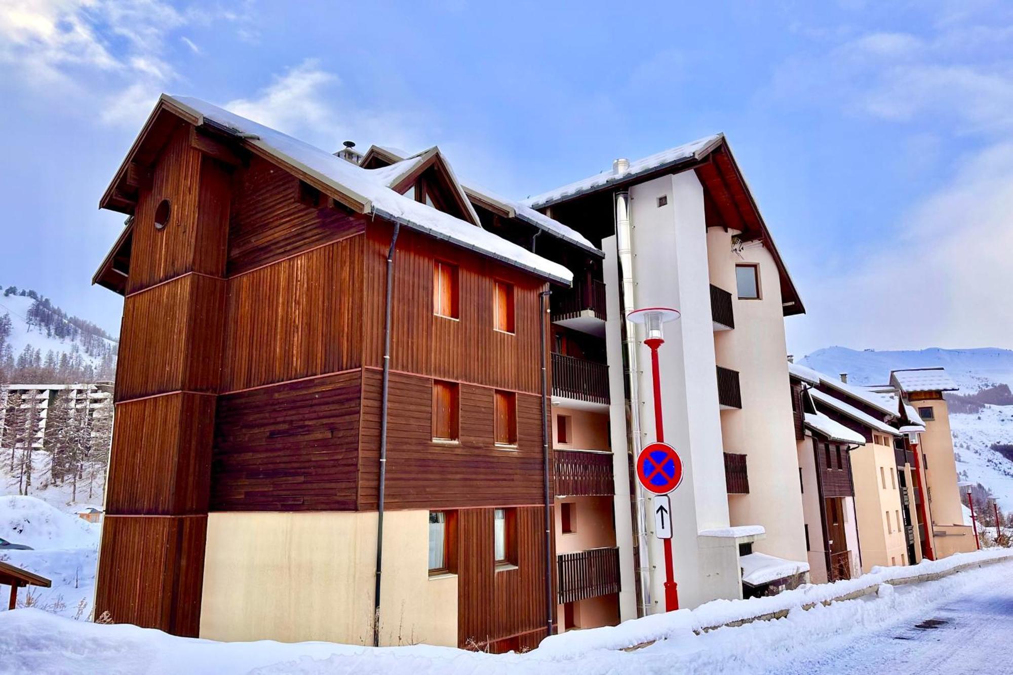 Casa-Amelie Terrace With View And Parking Apartment Vars  Bagian luar foto