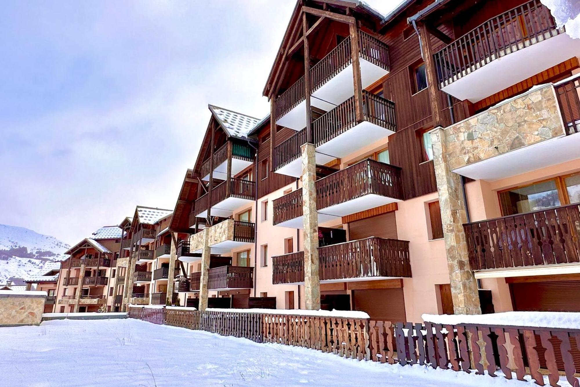 Casa-Amelie Terrace With View And Parking Apartment Vars  Bagian luar foto