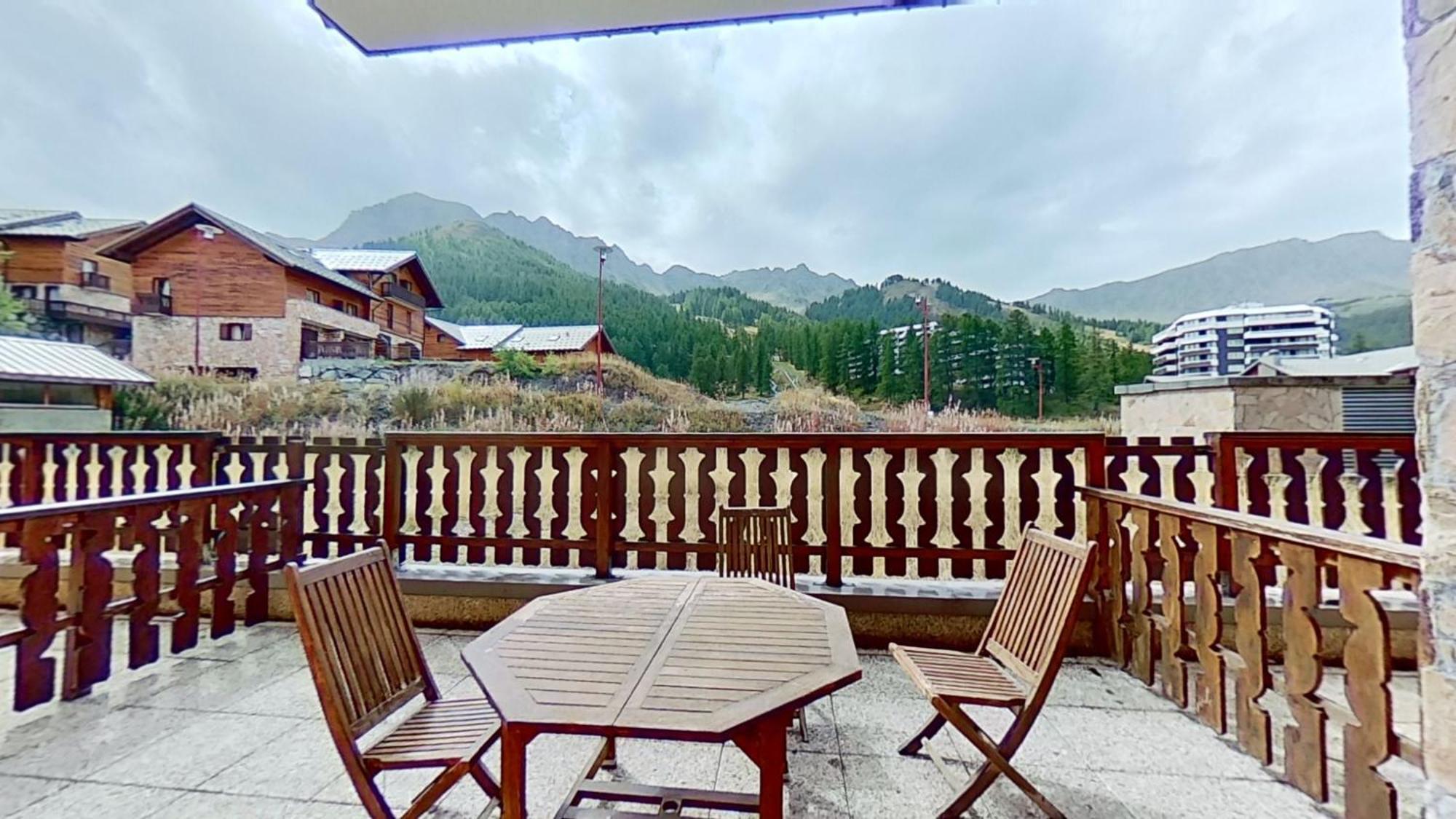 Casa-Amelie Terrace With View And Parking Apartment Vars  Bagian luar foto